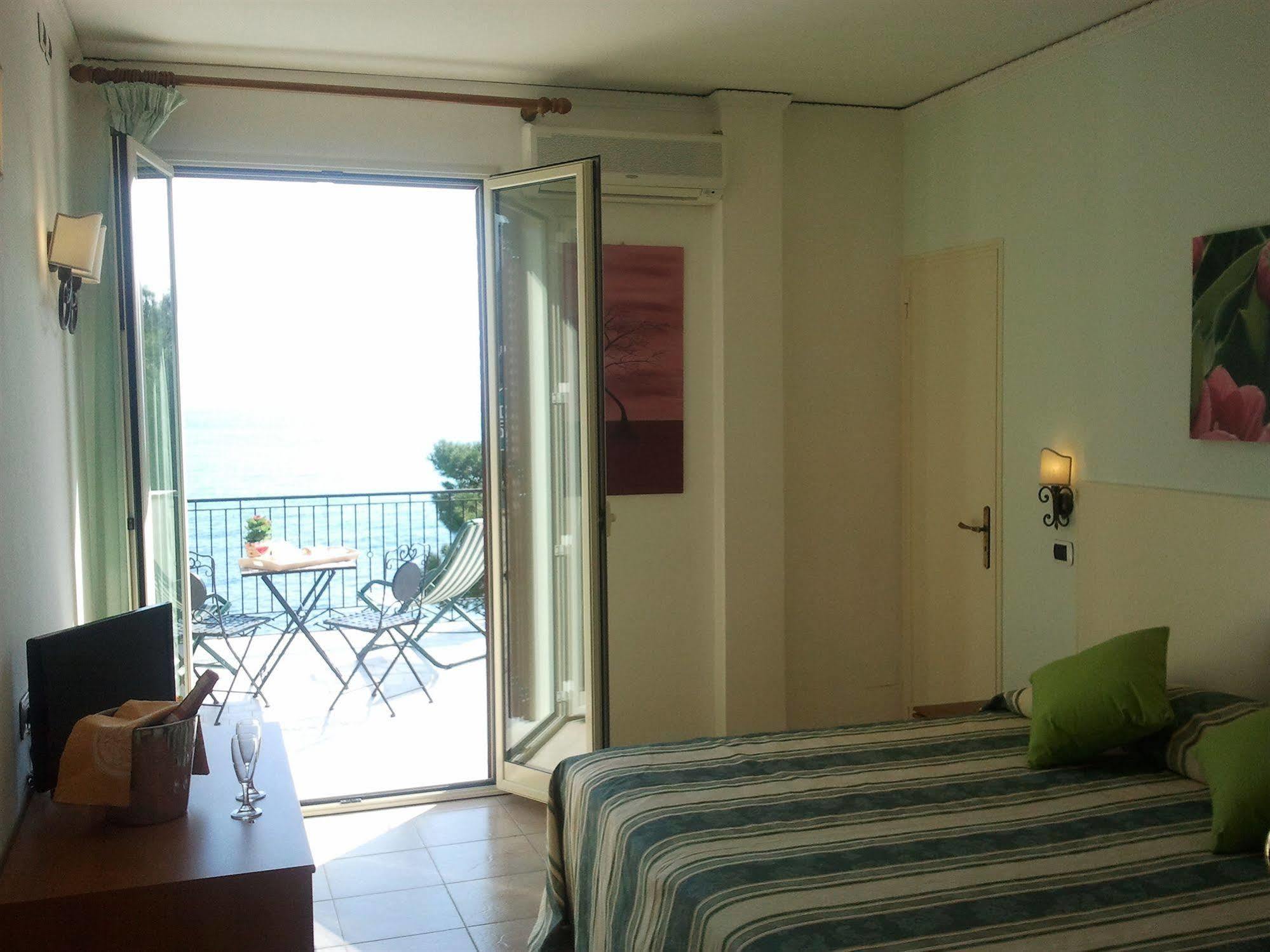 Jonic Hotel Mazzaro Taormina Exterior foto